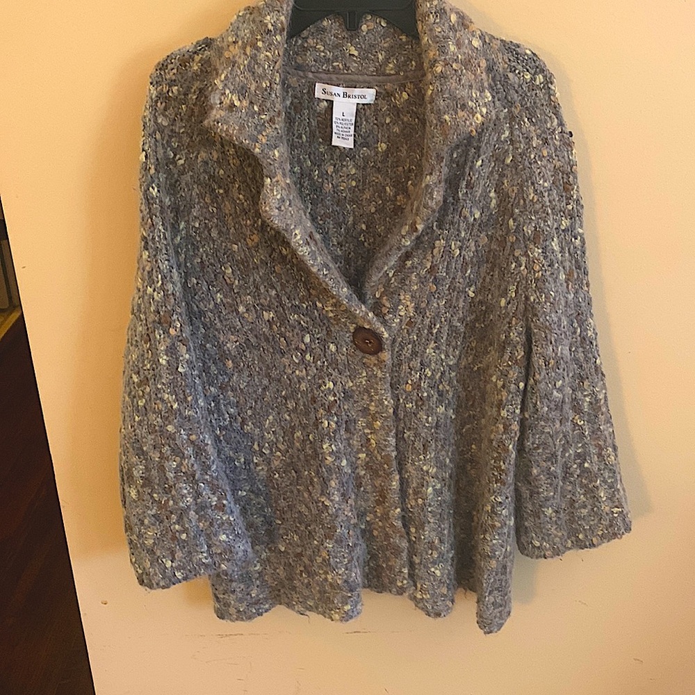 Gray/tan sweater
